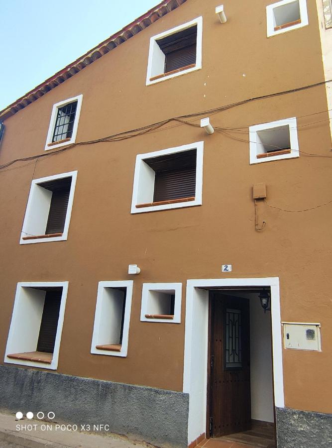 Apartamentos Patas Y Patetas Tragacete Buitenkant foto